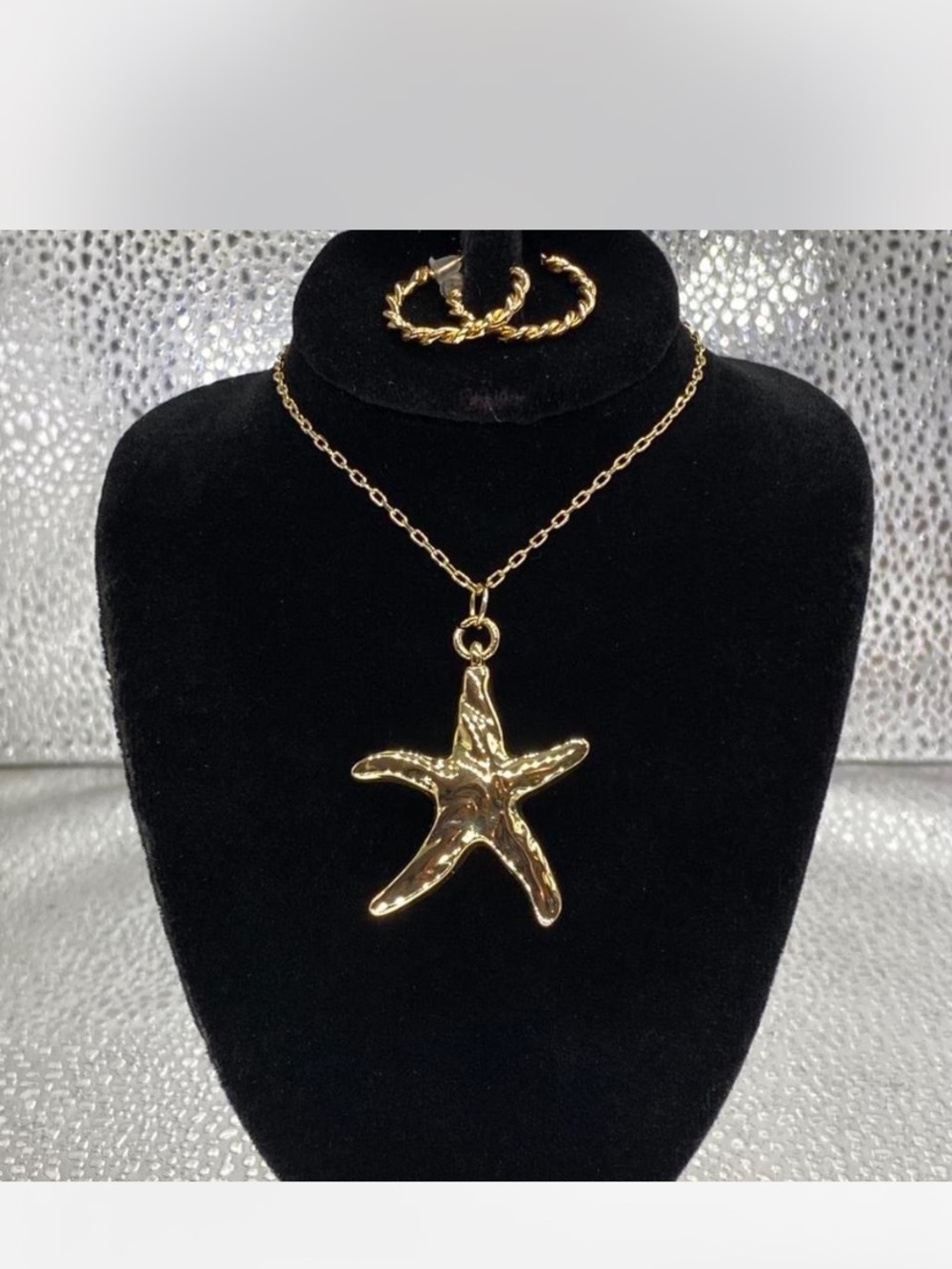 *** Gold  ^^^ Starfish Pendant Necklace / Earrings *^*